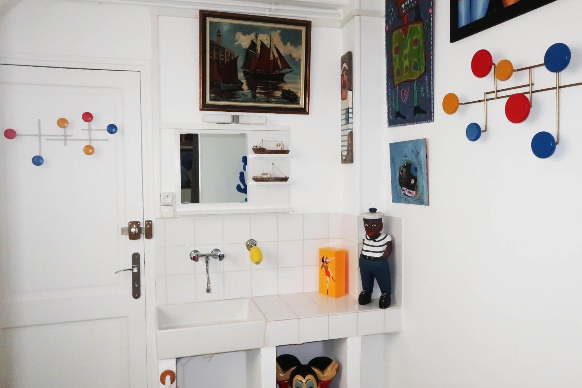 Homestay Et Des Tableaux