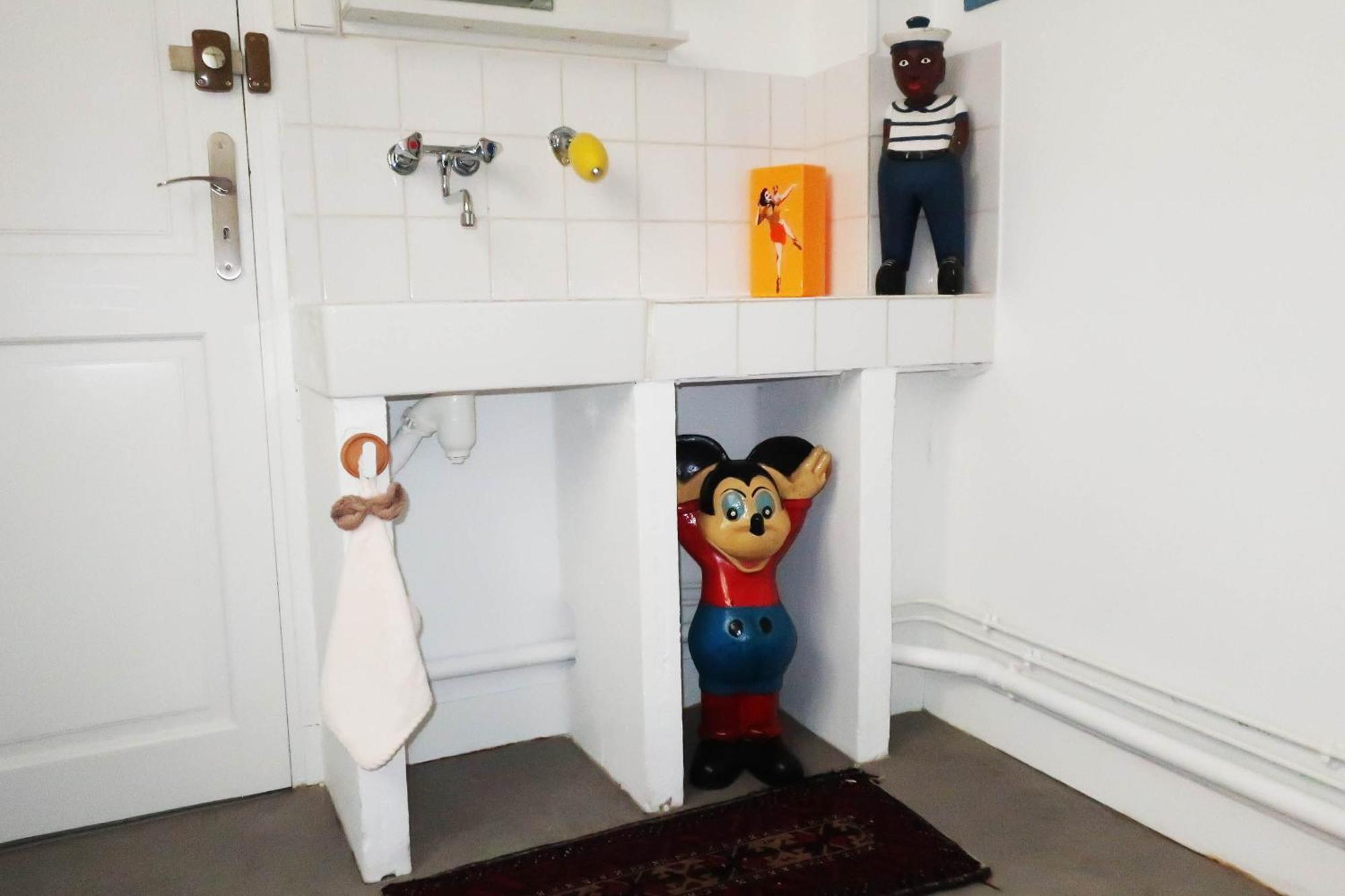 Homestay Et Des Tableaux *